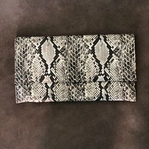 Amazing snake skin (not real) clutch